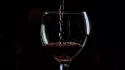 La scienza dietro il vino rosso: i suoi sorprendenti benefici per la salute e i potenziali rischi